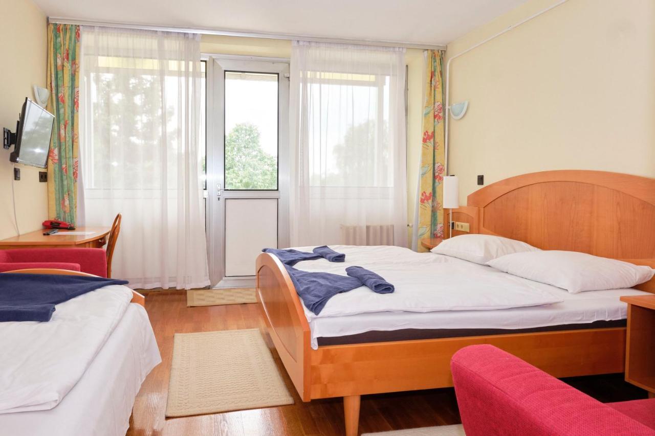 Hotel Lido Retro Balaton Vonyarcvashegy Esterno foto