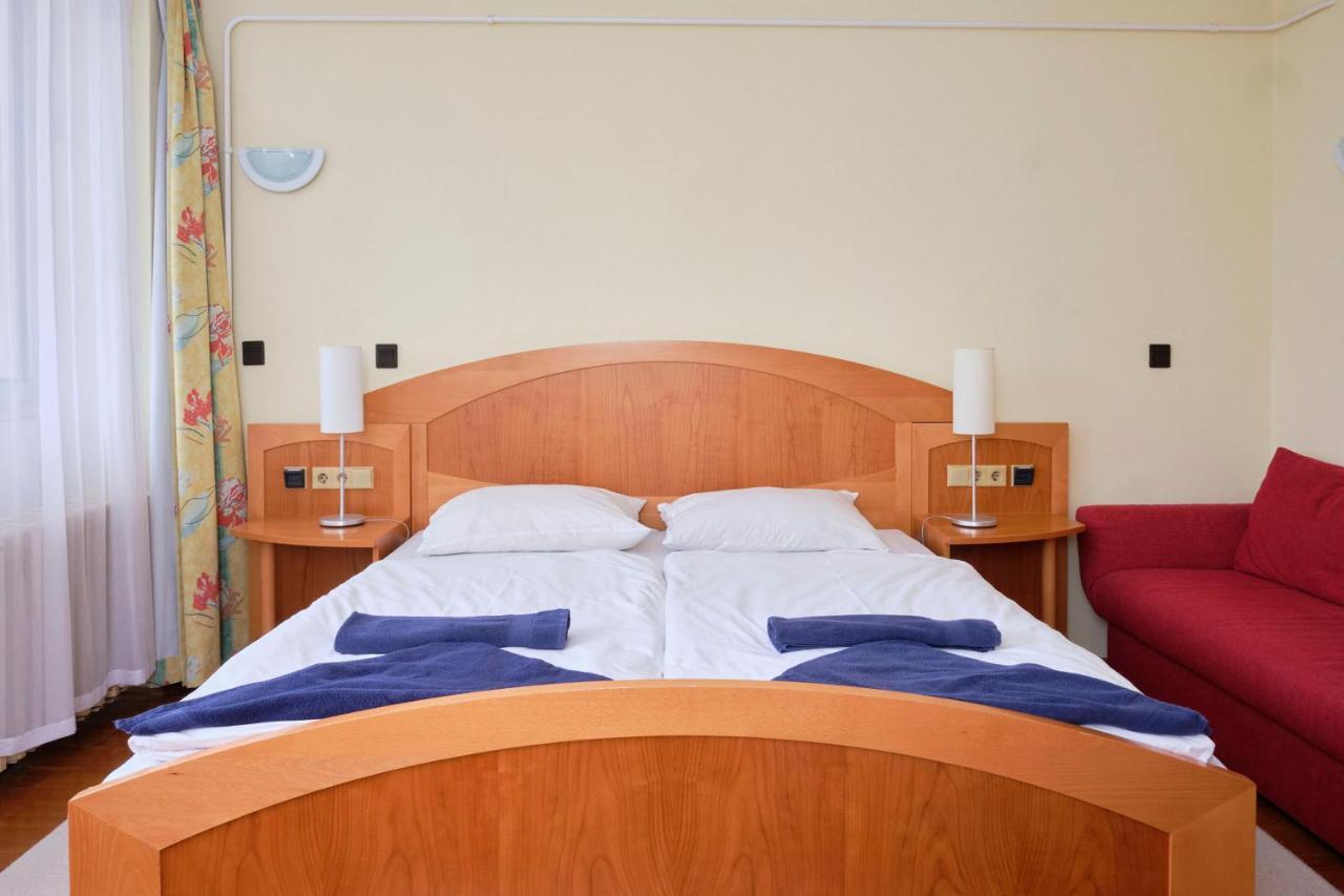 Hotel Lido Retro Balaton Vonyarcvashegy Esterno foto