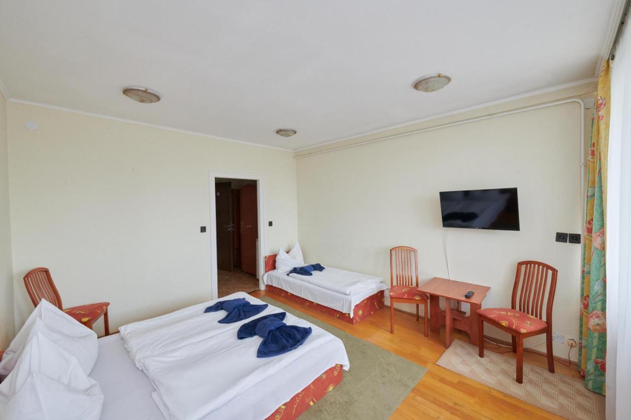 Hotel Lido Retro Balaton Vonyarcvashegy Esterno foto